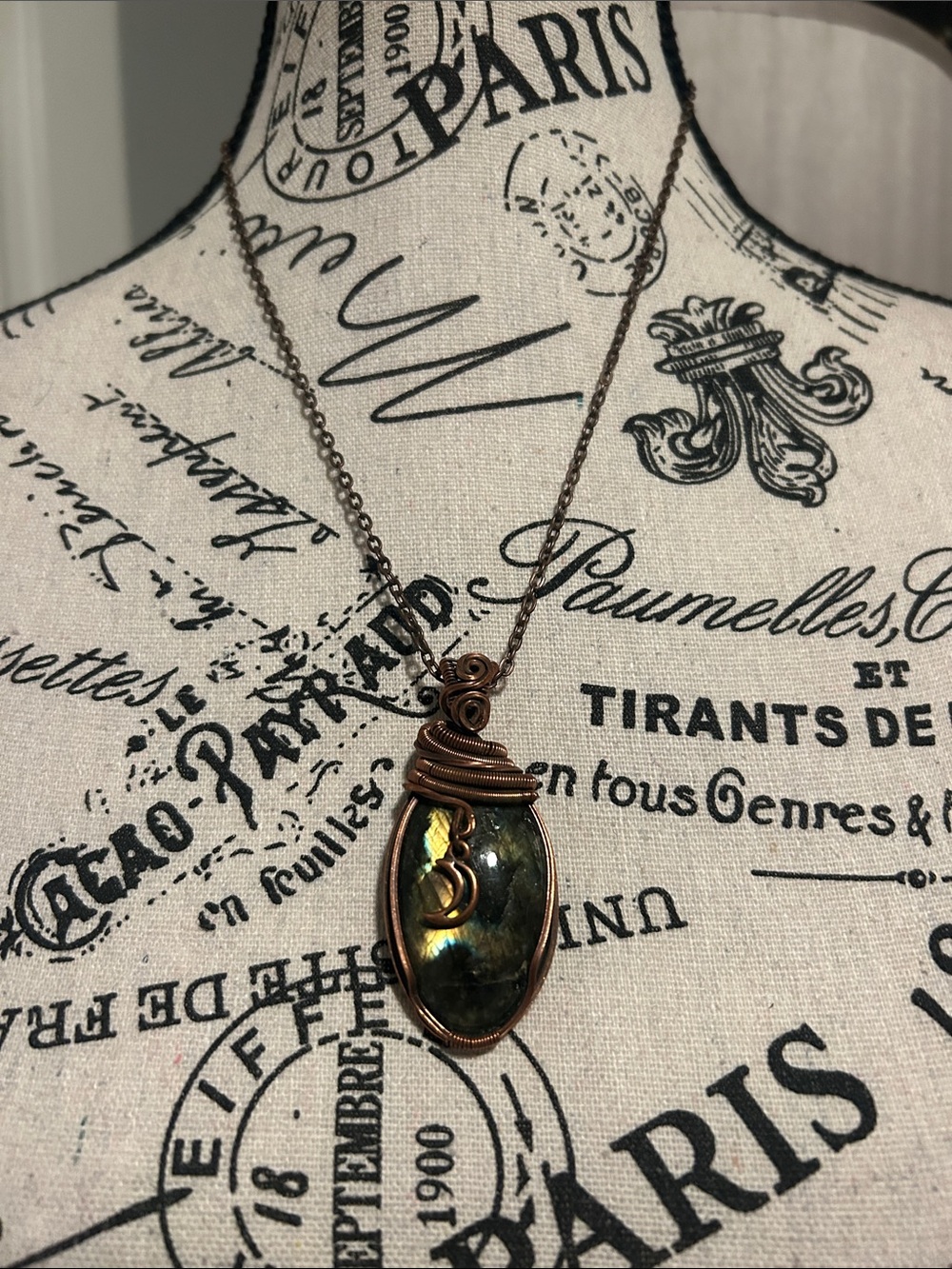 Green and Silver Artistic Wire-Wrapped Necklace